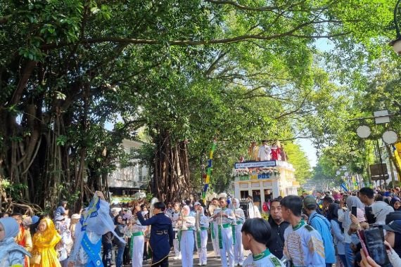 Pawai Kendaraan HJKB ke-214 Bikin Macet, Pj Wali Kota Berkata Begini - JPNN.COM