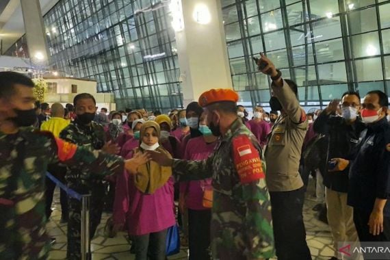 Polisi Bandara Soetta Gagalkan Pengiriman Belasan CPMI ke Kamboja - JPNN.COM