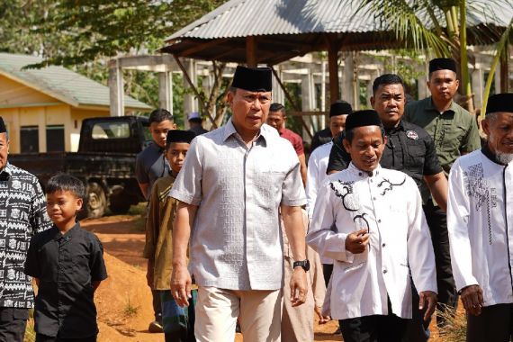 Momen Maulid Nabi, ASR Ingatkan Anak Panti Asuhan Terus Menuntut Ilmu - JPNN.COM