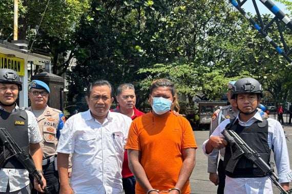 Pelarian Suami yang Bantai Istri Berakhir, Ditangkap Warga di Pantai Cibangkong - JPNN.COM