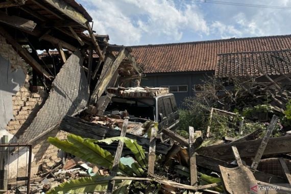 Gempa M 5 Bandung: 700 Rumah Rusak, Korban Luka 82 Orang - JPNN.COM