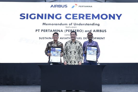 Pertamina dan Airbus Sepakat Jajaki Kerja Sama Pengembangan SAF di Indonesia - JPNN.COM