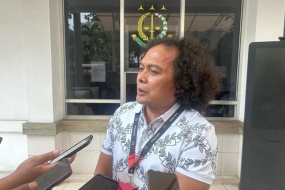 Datangi Jampidsus, Deolipa Pertanyakan Proses Hukum Pengadaan Pesawat MA60 yang Mandek - JPNN.COM