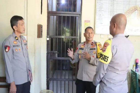 Kasus Tahanan Tewas di Polres Polman, Wakapolda Ingatkan soal SOP - JPNN.COM