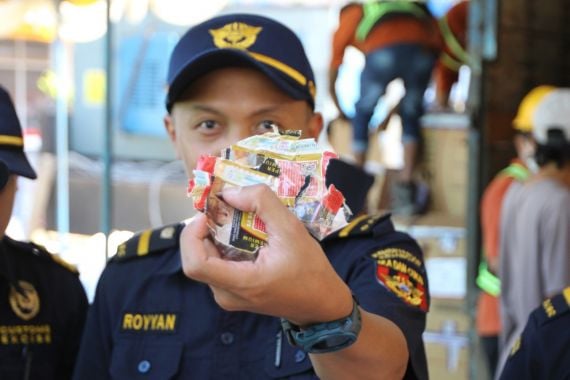 10 Juta Rokok Senilai Rp 4,79 Miliar Dimusnahkan, Ini Penjelasan Bea Cukai Yogyakarta - JPNN.COM