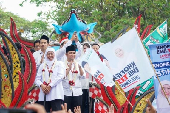 Mayoritas Masyarakat Jatim Totalitas Mendukung Khofifah-Emil - JPNN.COM