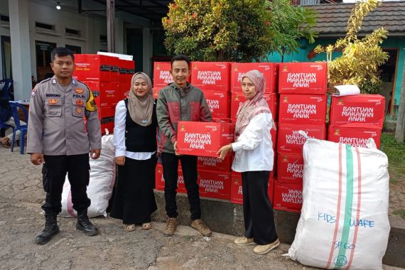 Kemensos Gerak Cepat Salurkan Berbagai Bantuan untuk Korban Gempa di Bandung - JPNN.COM