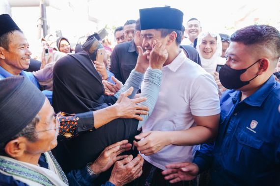 Hadiri Acara Maulid Nabi di Lebak, Kaesang Diserbu Mak-Mak - JPNN.COM