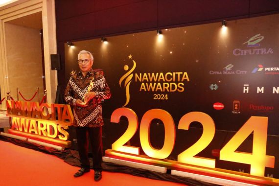 Budiarsa Sastrawinata Raih Nawacita Awards 2024 Kategori Kemajuan Infrastruktur & Industri - JPNN.COM