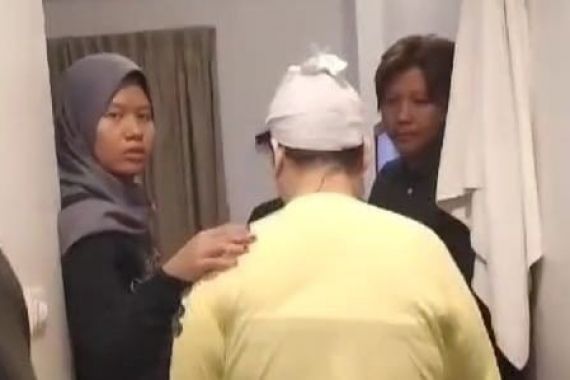 Oknum Pejabat Pemda Siak Digerebek Istri Saat Bersama Wanita Lain di Hotel - JPNN.COM