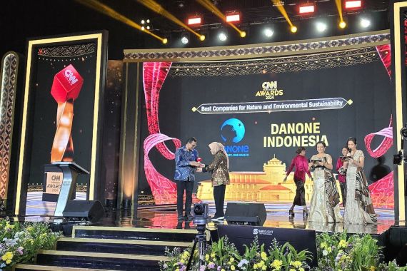 Danone Indonesia Sabet Penghargaan Atas Upaya Menjaga Keberlanjutan Alam - JPNN.COM