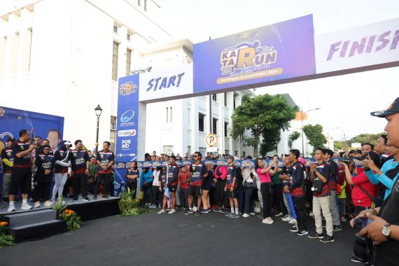 Karang Taruna Surabaya Gelar Fun Run, Ajak Masyarakat Jangan Golput di Pilkada 2024 - JPNN.COM