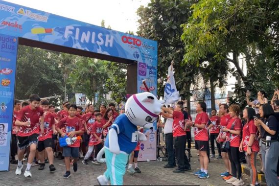 Ribuan Peserta Meriahkan SKIPI Water Run 2024, Bangun Karakter Baik - JPNN.COM