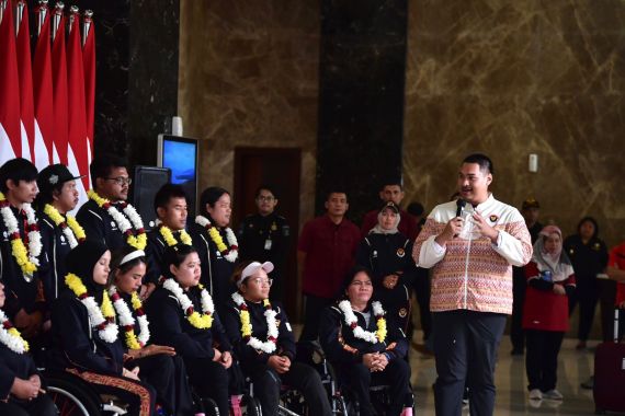 Sambut Kedatangan Atlet Paralimpiade Indonesia, Menpora Dito: Terima Kasih Telah Membuat Sejarah - JPNN.COM