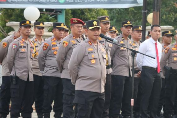 Dijaga Ratusan Polisi, Penetapan & Pencabutan Nomor Urut Paslon Bupati-Wabup Rohul Berlangsung Kondusif - JPNN.COM