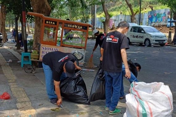 Deklarasi Kampanye Damai, Sukarelawan Luthfi-Taj Yasin Kembali Lakukan Aksi Simpatik - JPNN.COM