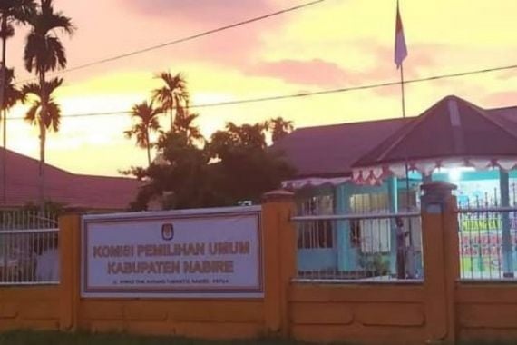 Bawaslu Surati KPU Papua Tengah Terkait Status Tersangka Sarlota - JPNN.COM