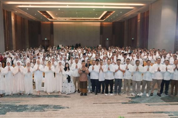 Pegawai Pegadaian Peringati Maulid Nabi Bersama Ustaz Maulana & Sabyan Gambus - JPNN.COM