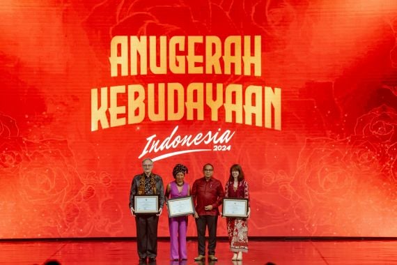 3 WNA Raih Penghargaan AKI 2024 karena Bantu Majukan Budaya Indonesia di Luar Negeri - JPNN.COM