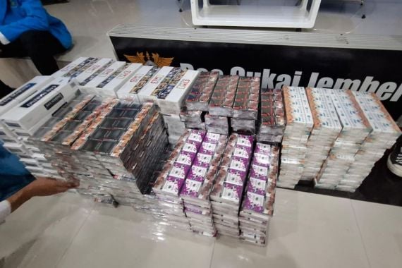 Bea Cukai Amankan 400 Ribu Batang Rokok Ilegal di Tol Gempol-Pasuruan - JPNN.COM