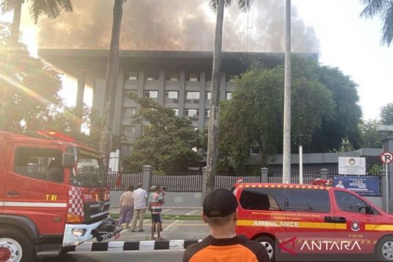 Kebakaran Terjadi di Gedung Bakamla RI, Ini Dugaan Penyebabnya - JPNN.COM