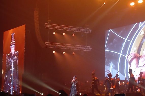 Memukau, Melly Goeslaw Buka Konsernya dengan Lagu 'Tak Tahan Lagi' - JPNN.COM