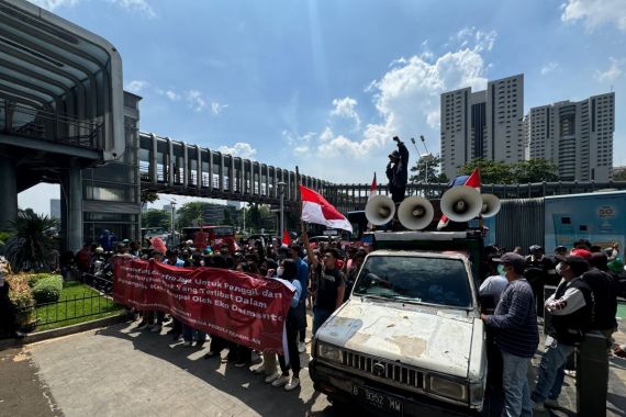 Demo di Polda Metro Jaya, Mahasiswa Desak Alexander Marwata Diproses Hukum - JPNN.COM