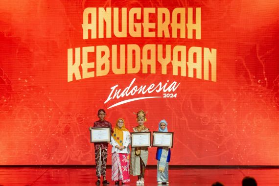 Kemendikbudristek Beri Penghargaan Kepada 3 Anak Hebat di Ajang AKI 2024 - JPNN.COM