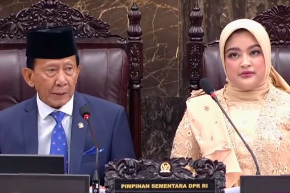 Anggota DPR Terpilih Dilantik, Legislator Termuda-Tertua Memimpin Sidang  - JPNN.COM