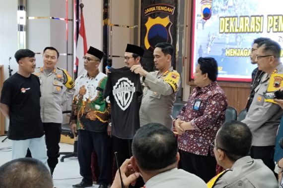 Belasan Gangster Semarang Membubarkan Diri, Minta Maaf ke Masyarakat - JPNN.COM