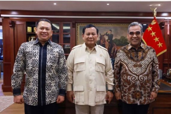 Bamsoet: Prabowo Menyambut Baik Keputusan MPR Terkait Bung Karno, Soeharto, dan Gus Dur - JPNN.COM