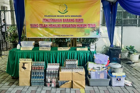 Bea Cukai Musnahkan Barang Hasil Penindakan di Semarang - JPNN.COM