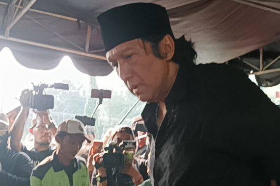 Momen Ikang Fawzi Ungkapkan Cinta kepada Marissa Haque untuk Terakhir Kali - JPNN.COM