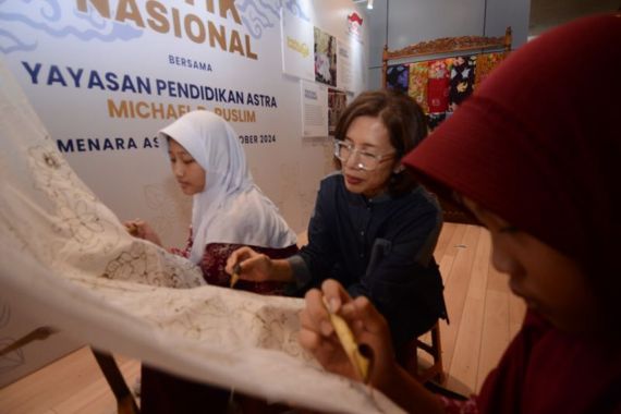 Begini Keseruan Membatik Bareng Pembatik Cilik Binaan YPA-MDR - JPNN.COM