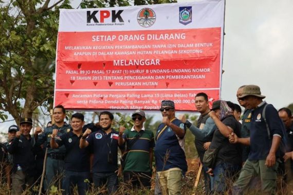 KPK dan DLHK Tertibkan Tambang Emas Ilegal di Lombok Barat - JPNN.COM