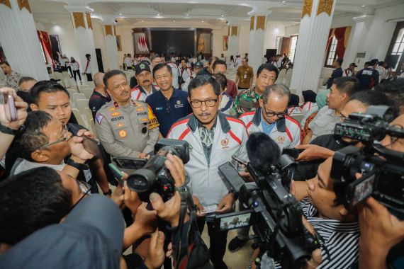 Pj Gubernur Jateng Pastikan Beri Pelayanan Terbaik kepada Kontingen Peparnas - JPNN.COM