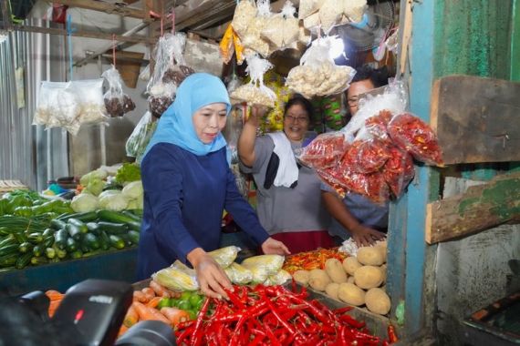 Pedagang Pasar Curhat ke Khofifah, Sulit Bersaing di Era Daring - JPNN.COM