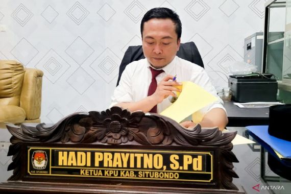 2 Peserta Pilkada Situbondo Dapat Fasilitas Baliho, Spanduk dan Umbul-umbul - JPNN.COM