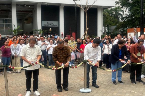 Pohon Soekarno dan Bodhi Hiasi Ruang Terbuka Hijau di Universitas Atma Jaya - JPNN.COM