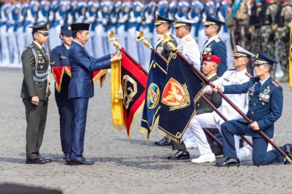 Grup 1 Kopassus Terima Kehormatan Samkarya Nugraha dari Presiden Jokowi - JPNN.COM