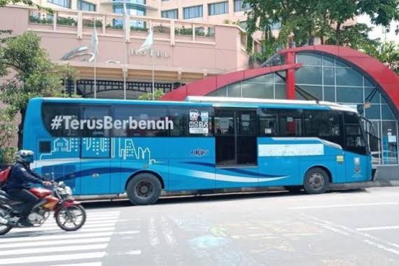 Detik-Detik Sopir Trans Semarang Meninggal Dunia di Terminal Mangkang, Saksi Melihat - JPNN.COM