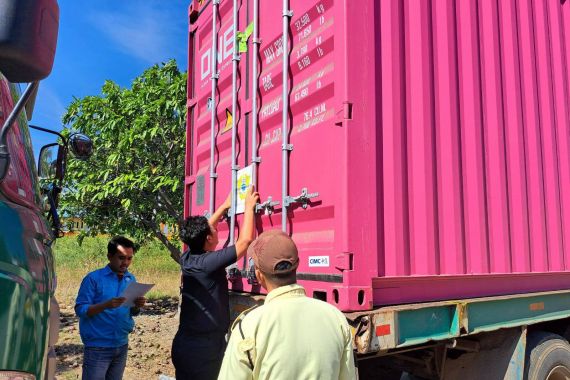 Bea Cukai Parepare Lepas Ekspor Tepung Rumput Laut ke Tiongkok, Sebegini Jumlahnya - JPNN.COM