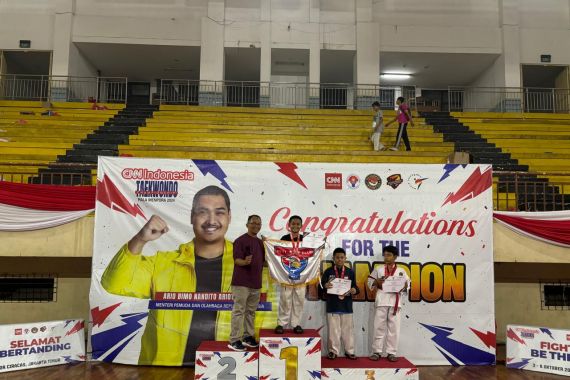 Luar Biasa, Inti Club Unit Menteng Pomdam Jaya Rebut 11 Emas dari CNN Taekwondo Championship 2024 - JPNN.COM