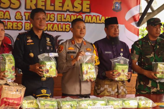 Bea Cukai Dampingi Polres Bengkalis Ungkap Kasus Narkotika Jaringan Internasional - JPNN.COM