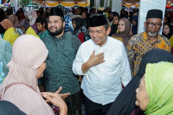 Desa-desa Kini Ada Listrik Berkat Program Kepri Terang, Ansar Ahmad Raih Dukungan Warga Batam - JPNN.COM