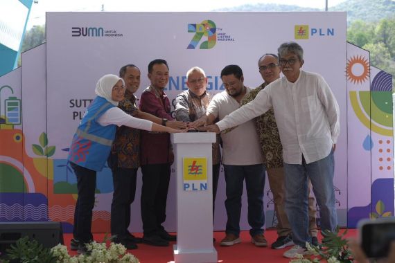 PLN UIP Nusra Energize SUTT 70 kV PLTMG Flores - GI 70 kV Labuan Bajo, Pasokan Listrik Kian Andal - JPNN.COM