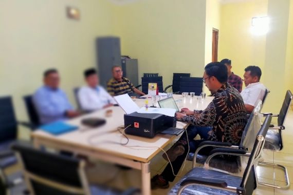 Laporan yang Persoalkan Kenaikan Honor Guru Madrasah Cermin Gak Paham Hukum & Tak Mengerti Demokrasi - JPNN.COM