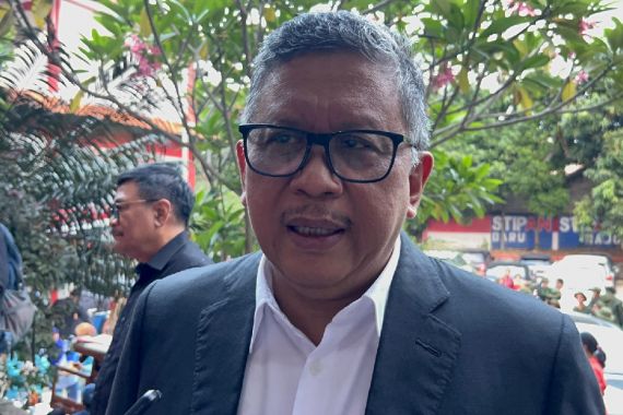 Muzani Bilang Kader PDIP Masuk Kabinet Prabowo, Hasto Bilang Begini  - JPNN.COM