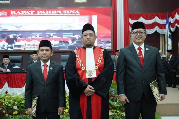 Zenal Abidin dan Dadang Iskandar Perkuat Pimpinan DPRD Kota Bogor Periode 2024-2029 - JPNN.COM