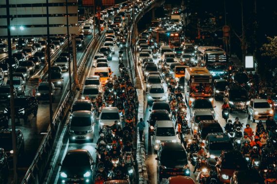 Motor Listrik Masih Kurang Populer Dibanding Mobil Listrik, Kenapa? - JPNN.COM